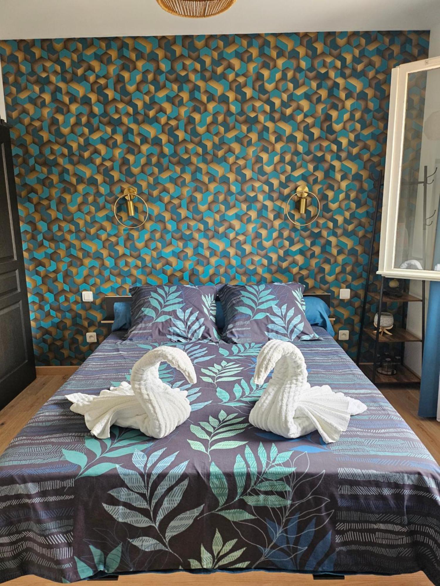 Les Chambres D'Estelle Guécélard Habitación foto