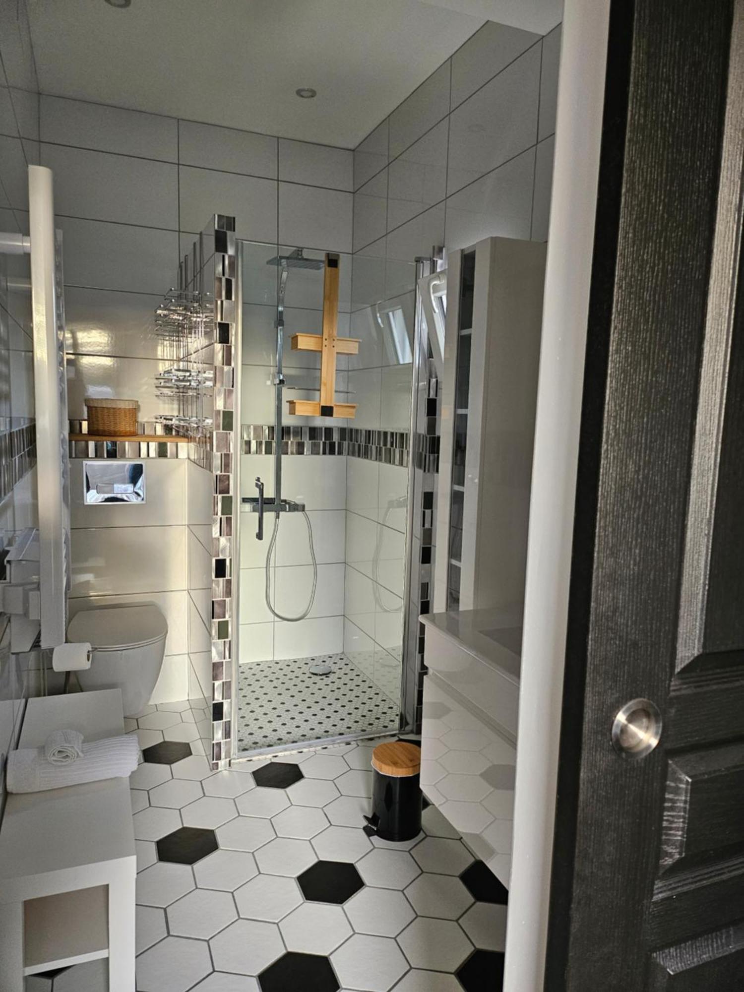 Les Chambres D'Estelle Guécélard Habitación foto